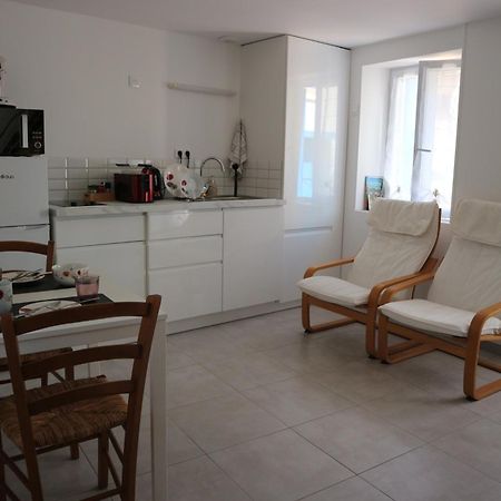 Petite Venise Du Gatinais - T2 Avec Jardin Villa Montargis Exterior photo